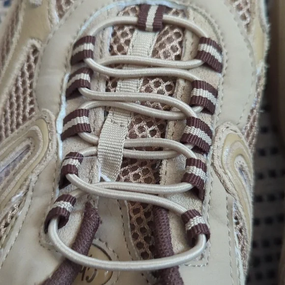 Slip on sneakers - Picture 2 of 9